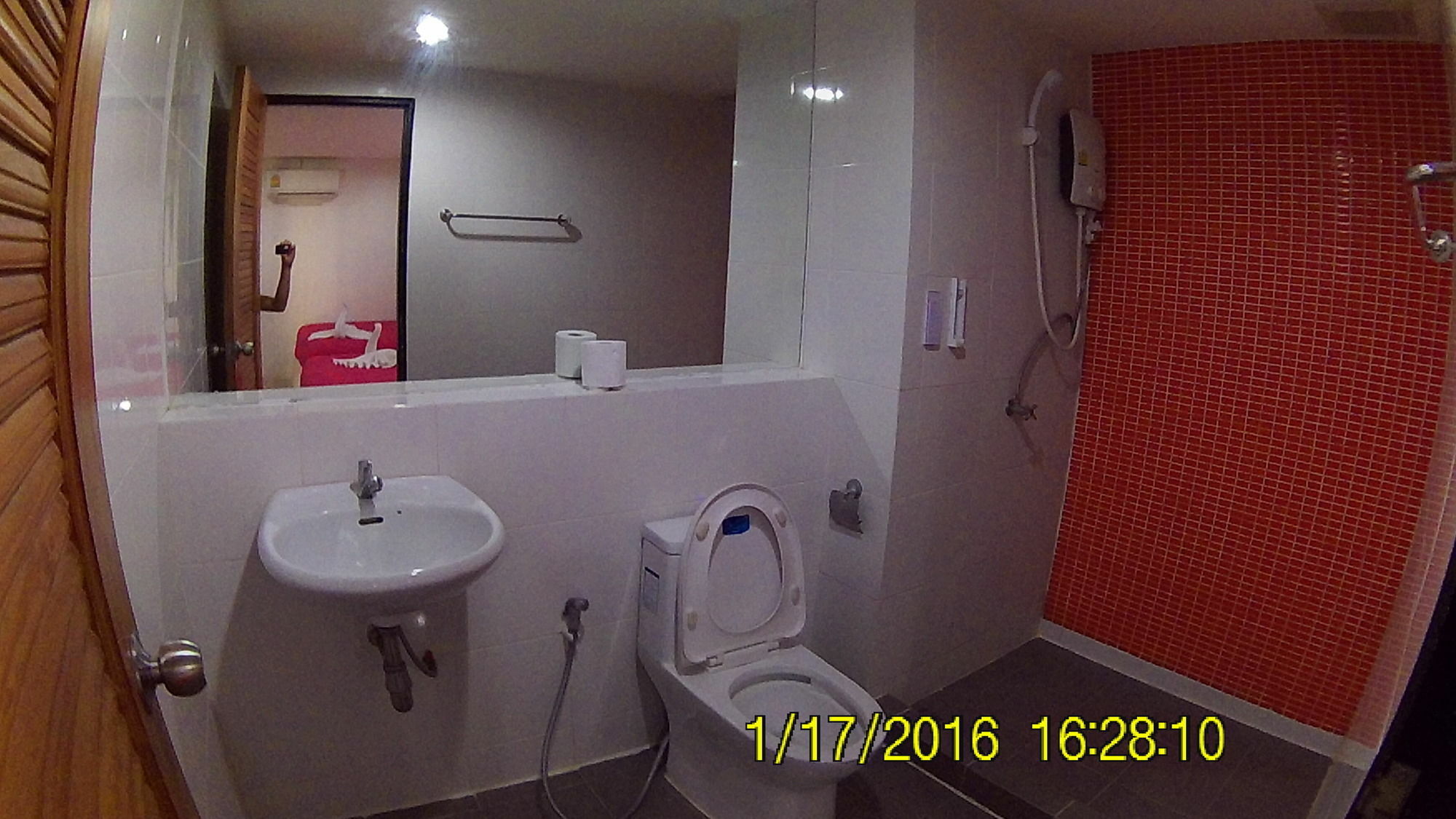 Bird Hotel Chonburi Exterior foto
