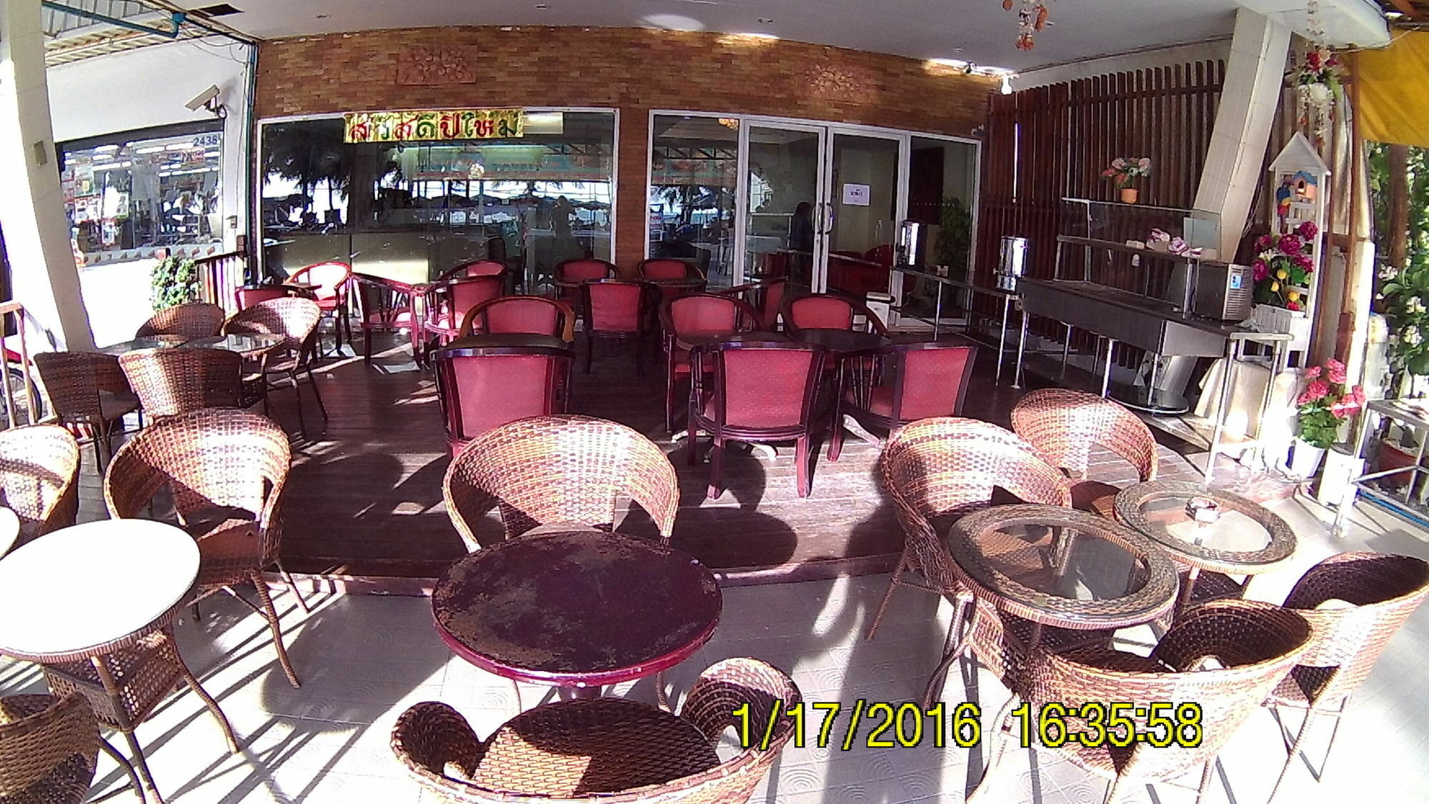 Bird Hotel Chonburi Exterior foto